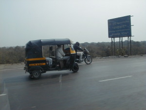 インドの格安タクシー：オートリキシャ
